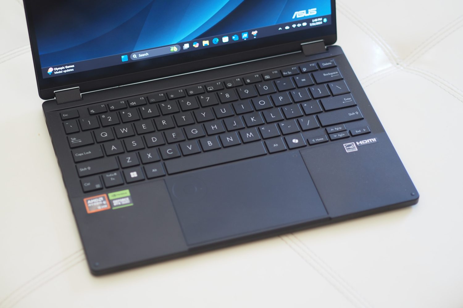 Vista superior del Asus ProArt PX13 que muestra el teclado.