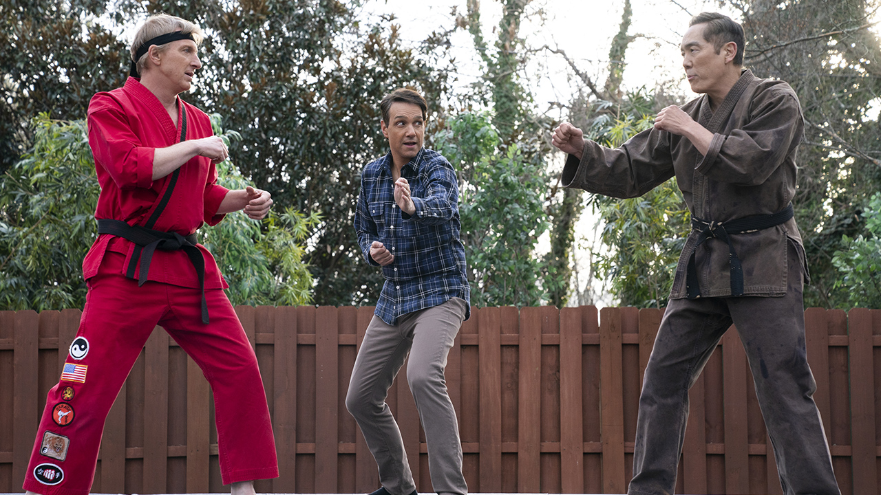 Daniel raconte un combat entre Johnny et Chozen sur Cobra Kai.