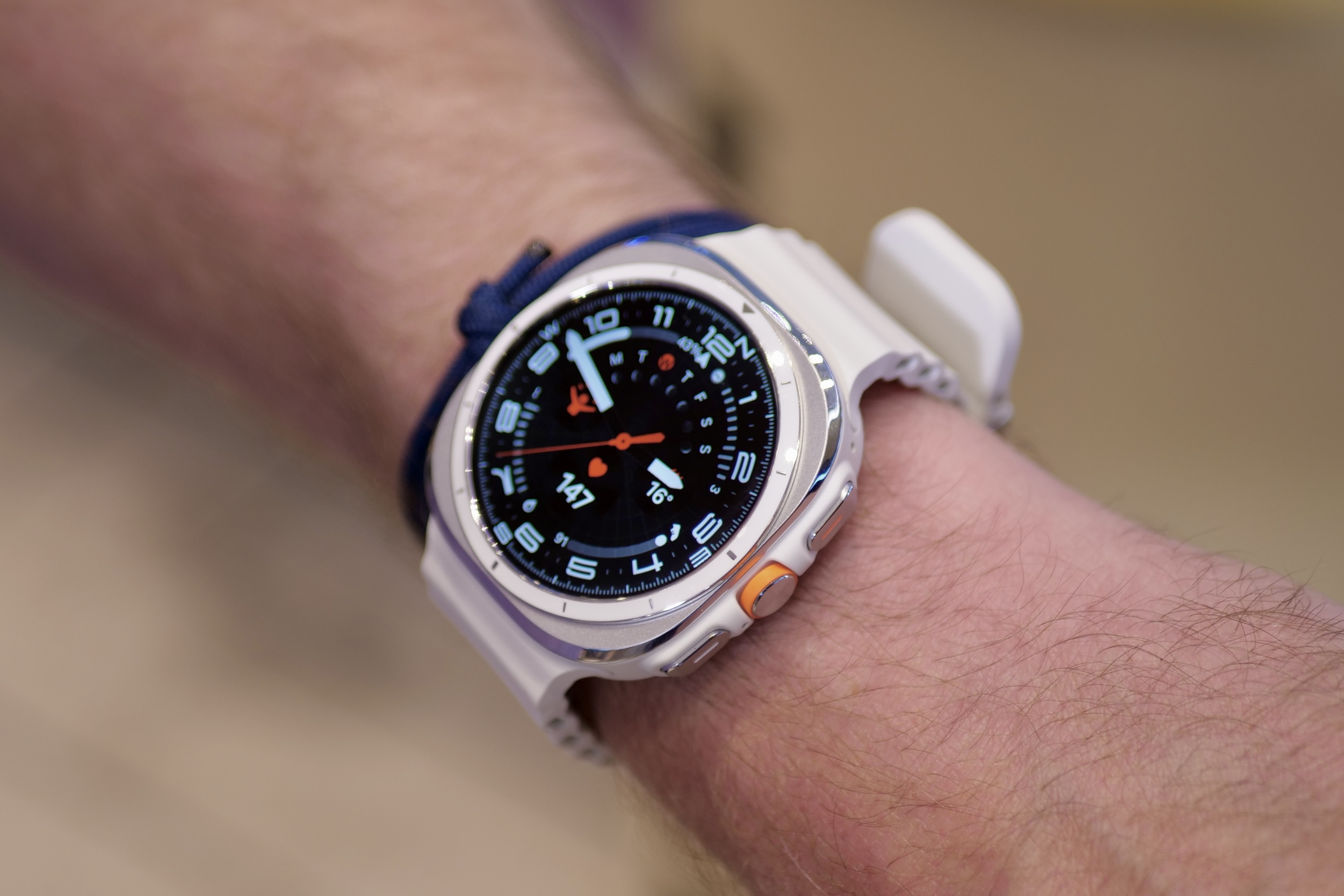 Samsung Galaxy Watch Ultra против Galaxy Watch 7: ближе, чем вы думаете