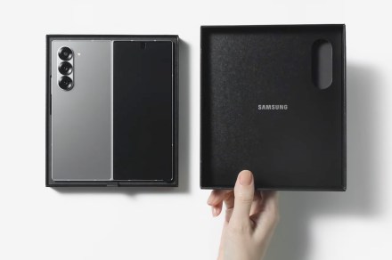 Watch Samsung unbox all of its new Galaxy gear