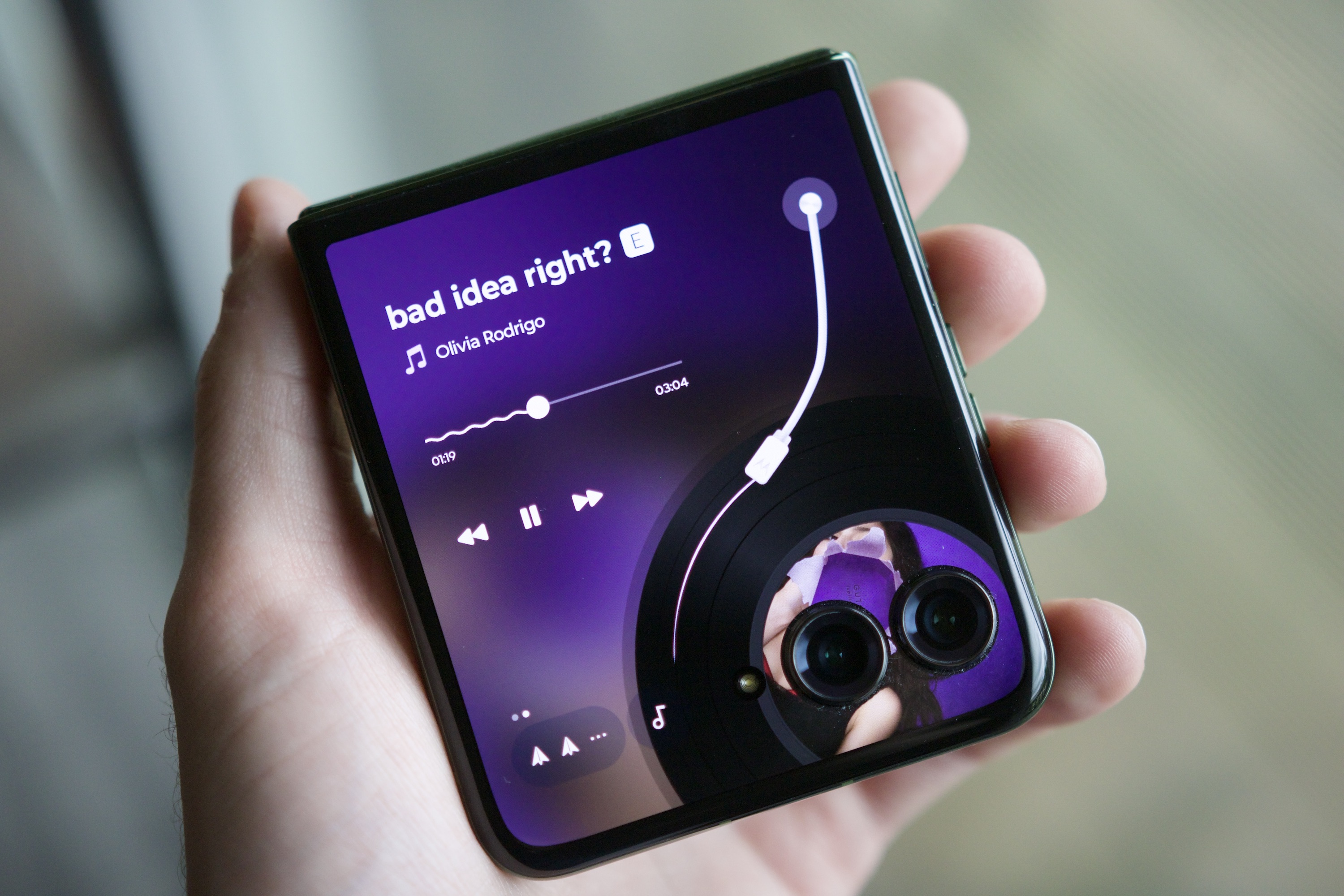 Music player on the Motorola Razr Plus 2024 cover screen.