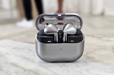 Samsung apologizes for Galaxy Buds 3 Pro quality, temporarily suspends deliveries