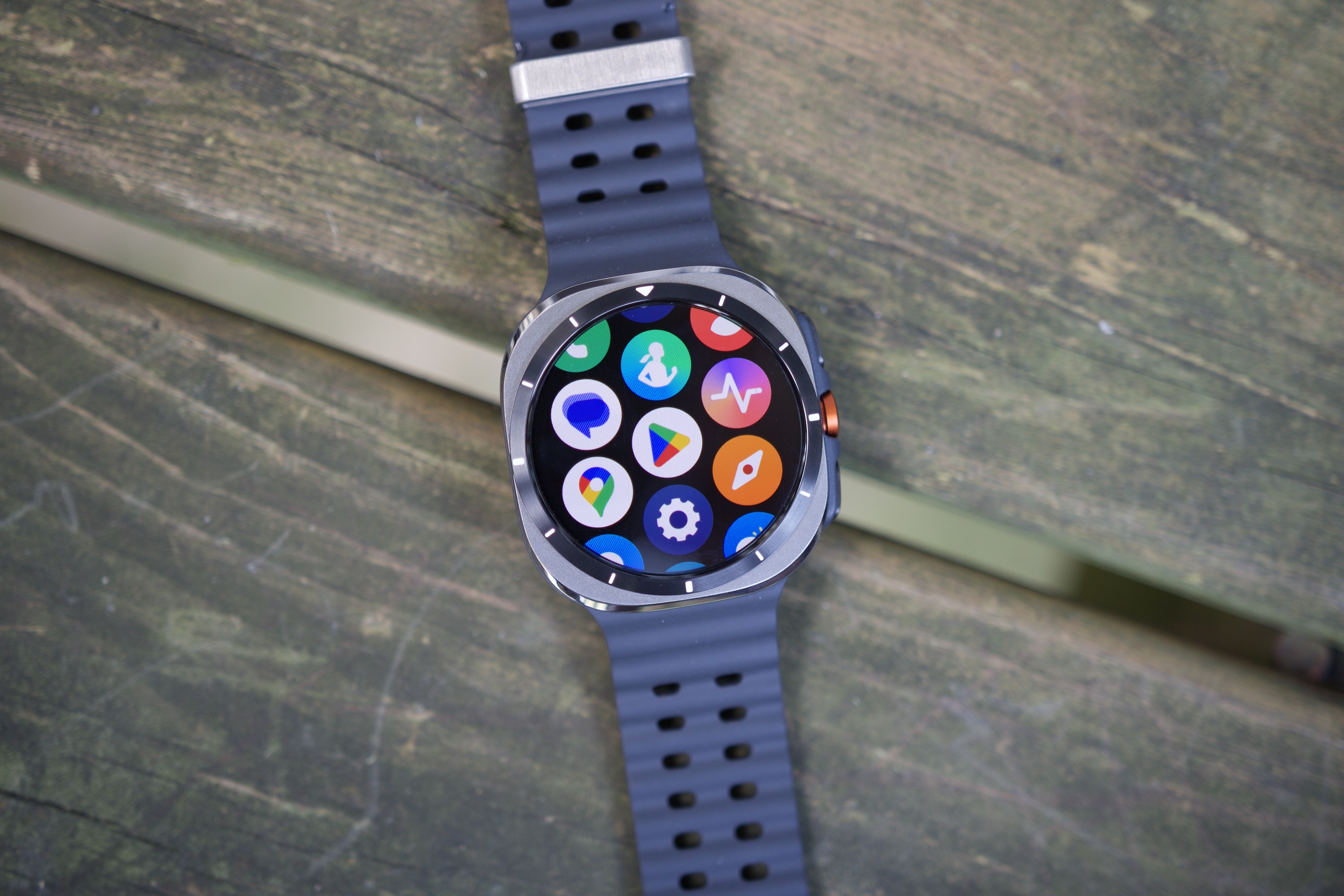 Apps page on the Samsung Galaxy Watch Ultra.