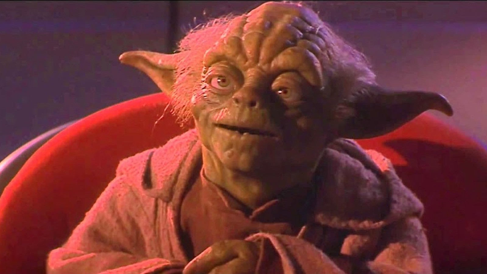 Yoda habla en Star Wars: La amenaza fantasma.