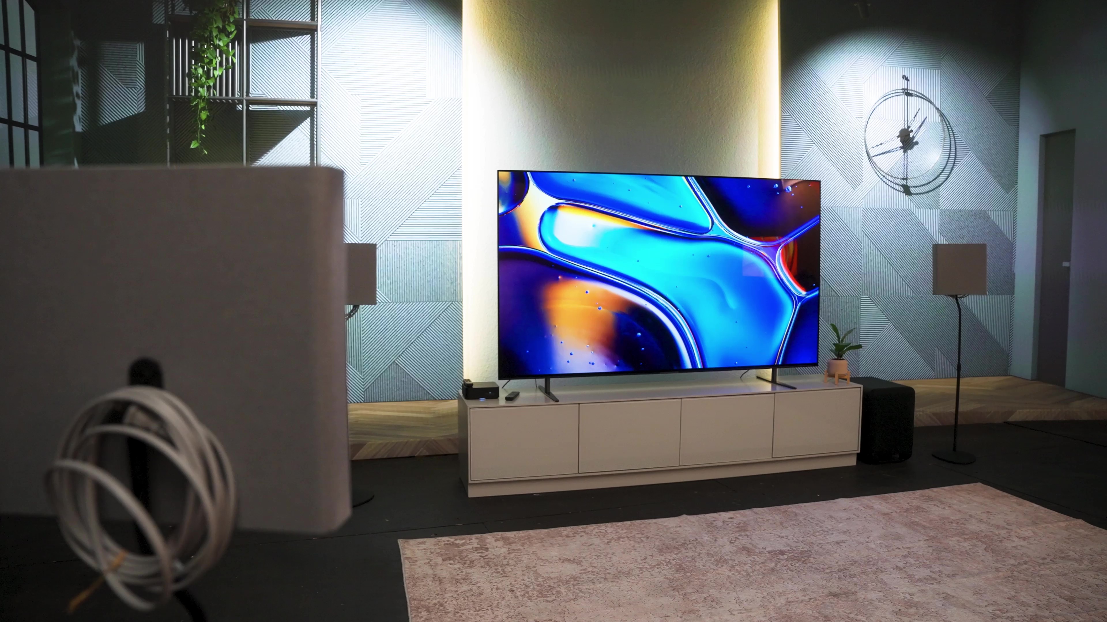 Bravia 8 und Quad-Lautsprecher