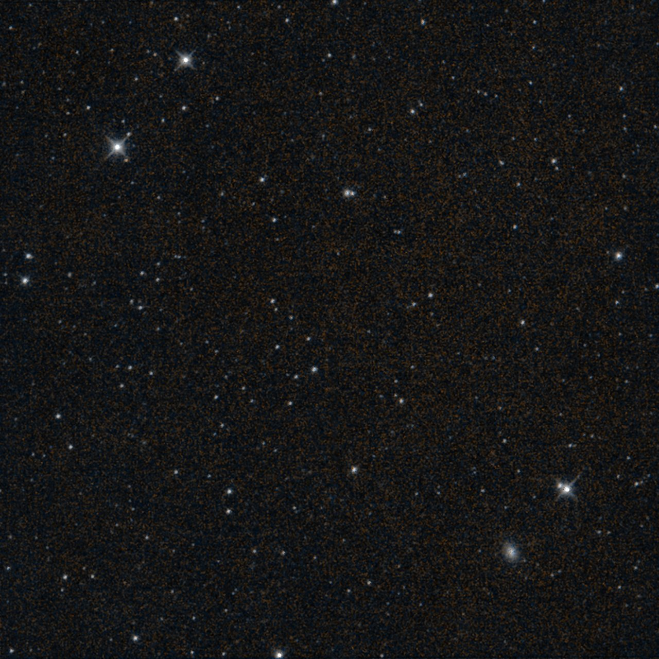 Esta imagem final capturada pelo NEOWISE da NASA mostra parte da constelação de Fornax no Hemisfério Sul. Processado pelo IPAC na Caltech, esta é a 26.886.704ª exposição da missão. Ela foi tirada pela espaçonave pouco antes da meia-noite, horário do Pacífico, em 31 de julho, quando a pesquisa da missão terminou.