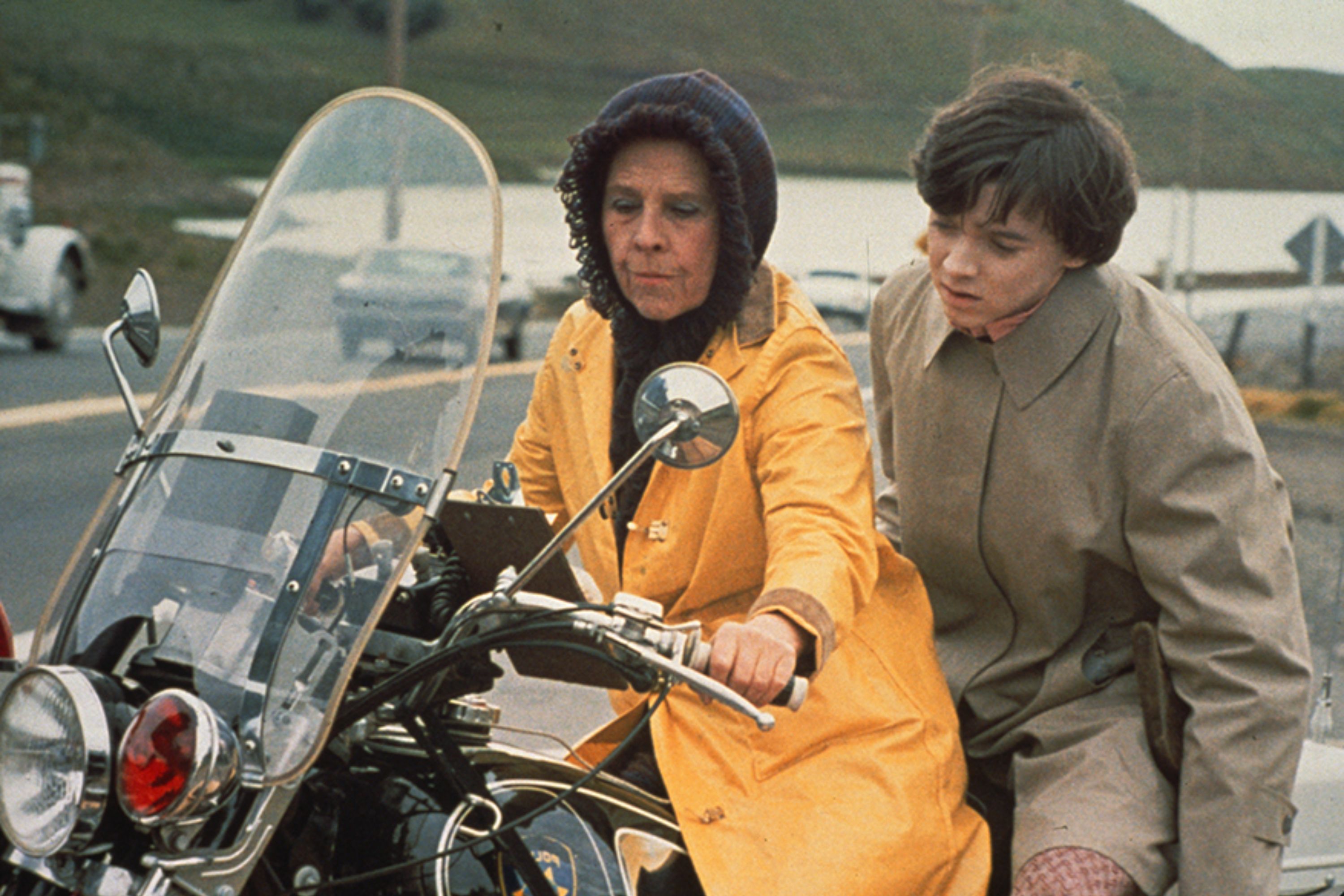 Bud Cort y Ruth Gordon en Harold y Maude (1971)