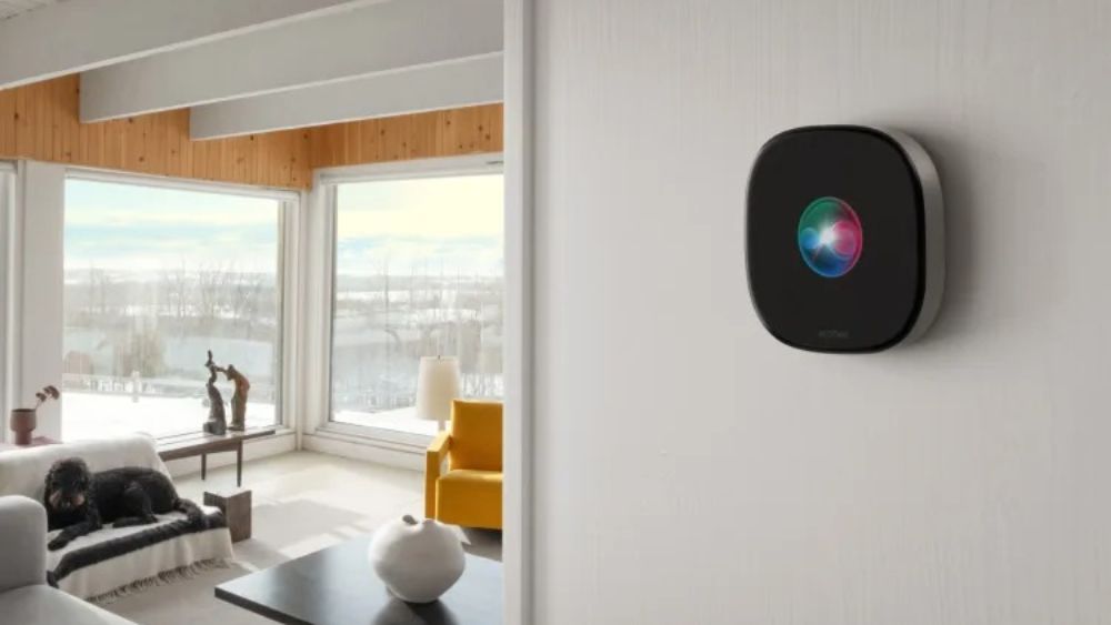 Ecobee Smart Thermostat Premium installé sur un mur.