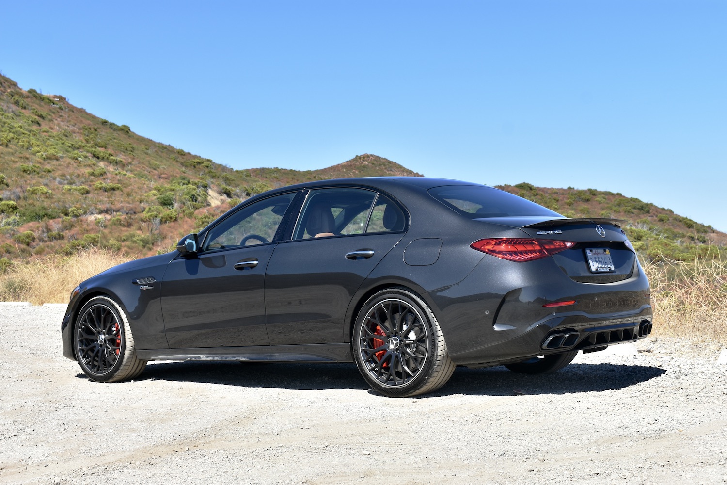 Mit 671 PS und einem der Physik trotzenden Fahrverhalten ist der C63 von Mercedes-AMG kein durchschnittlicher Plug-in-Motor