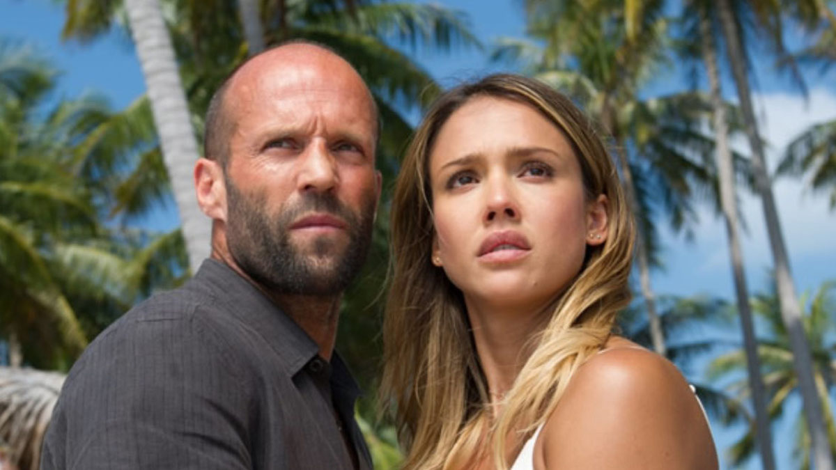 Jason Statham e Jessica Alba em Mecânico: Ressurreição.