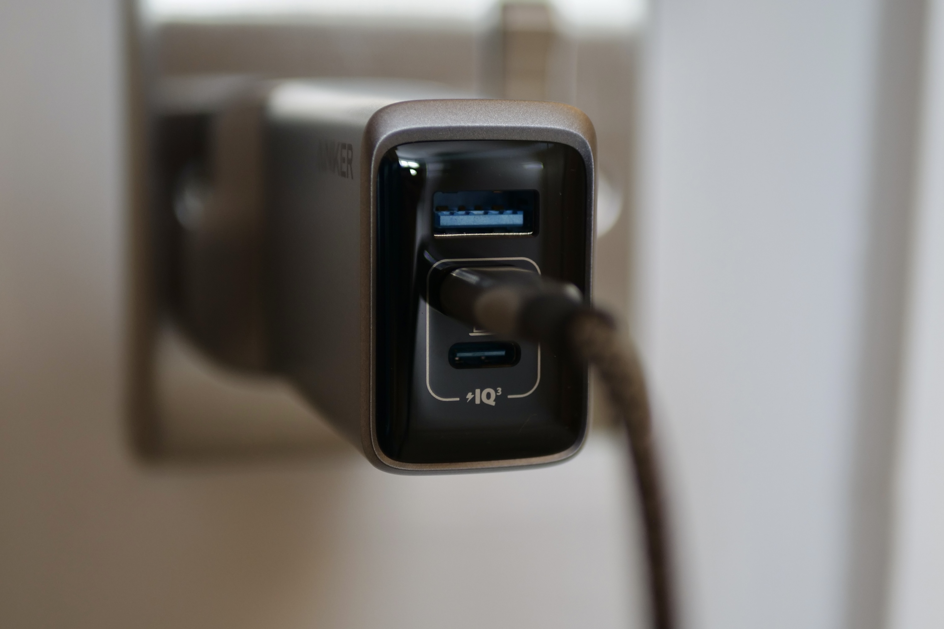 Anker’s new desktop charger solved a problem I didn’t know I had