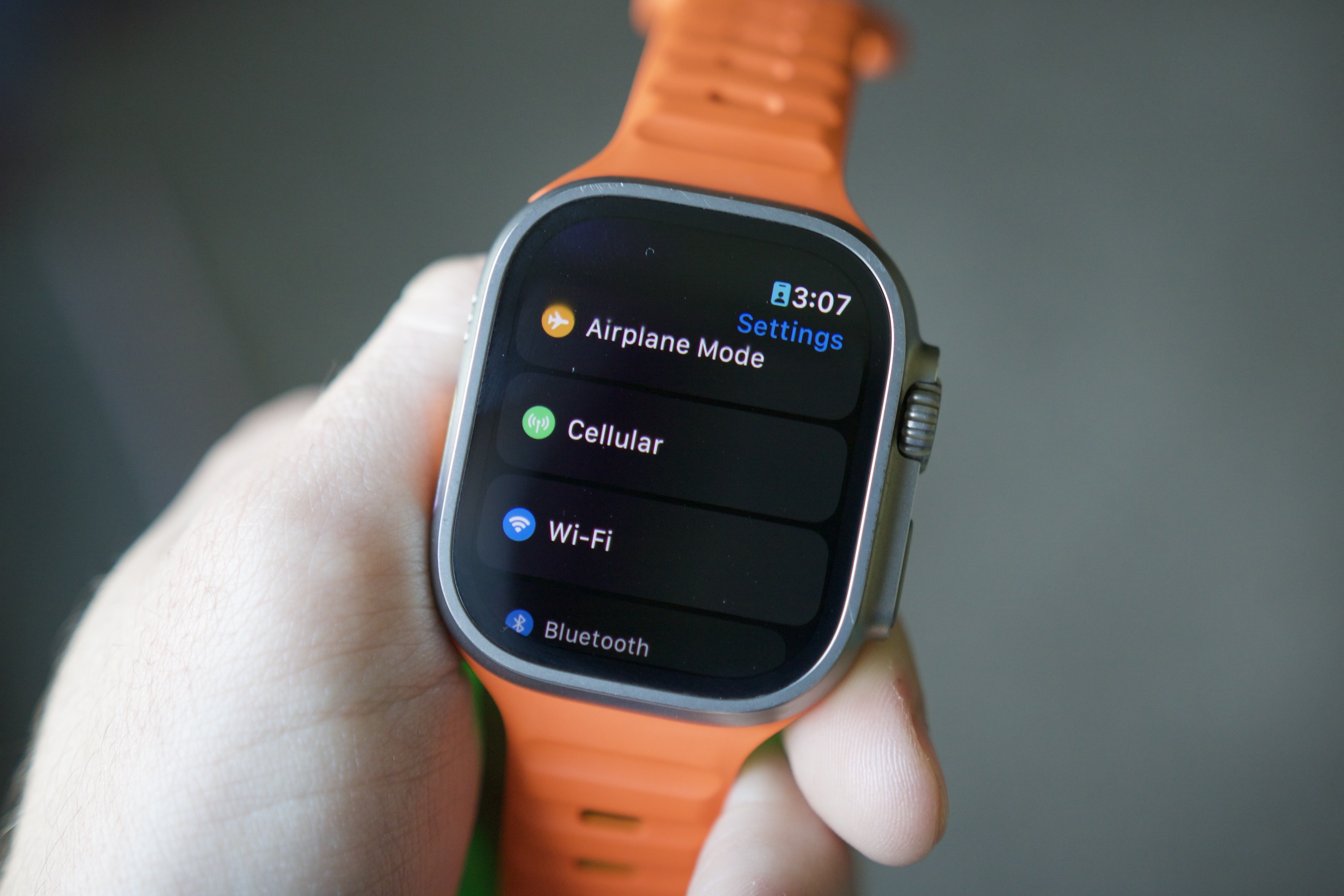 Настройки сотовой связи на Apple Watch Ultra 2.