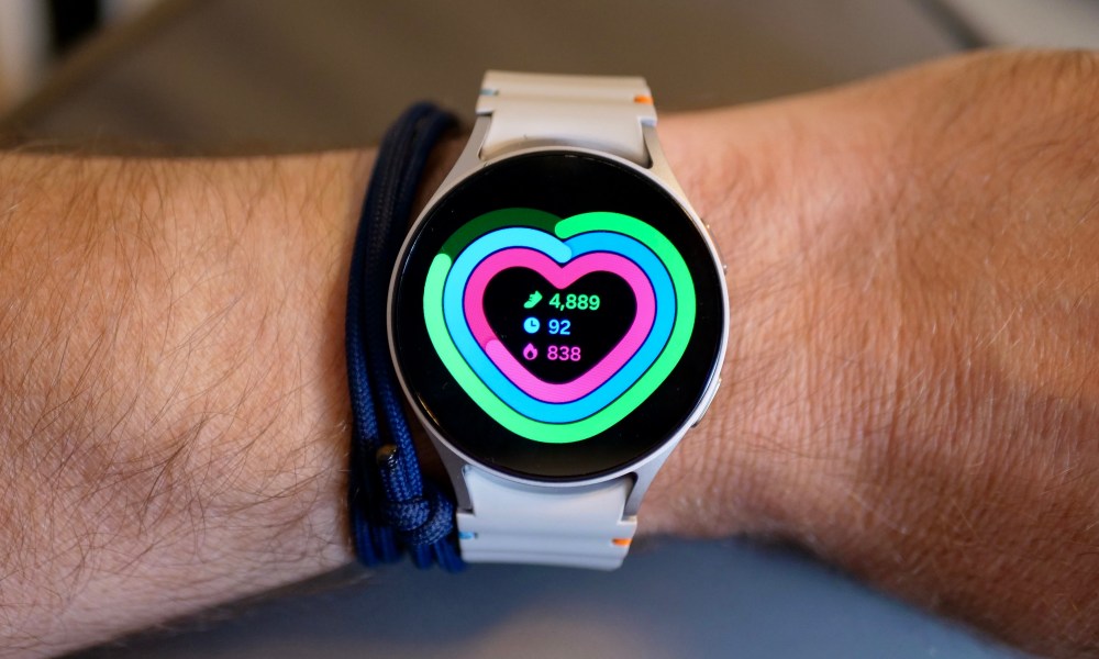 Exercise rings on the Samsung Galaxy Watch 7.