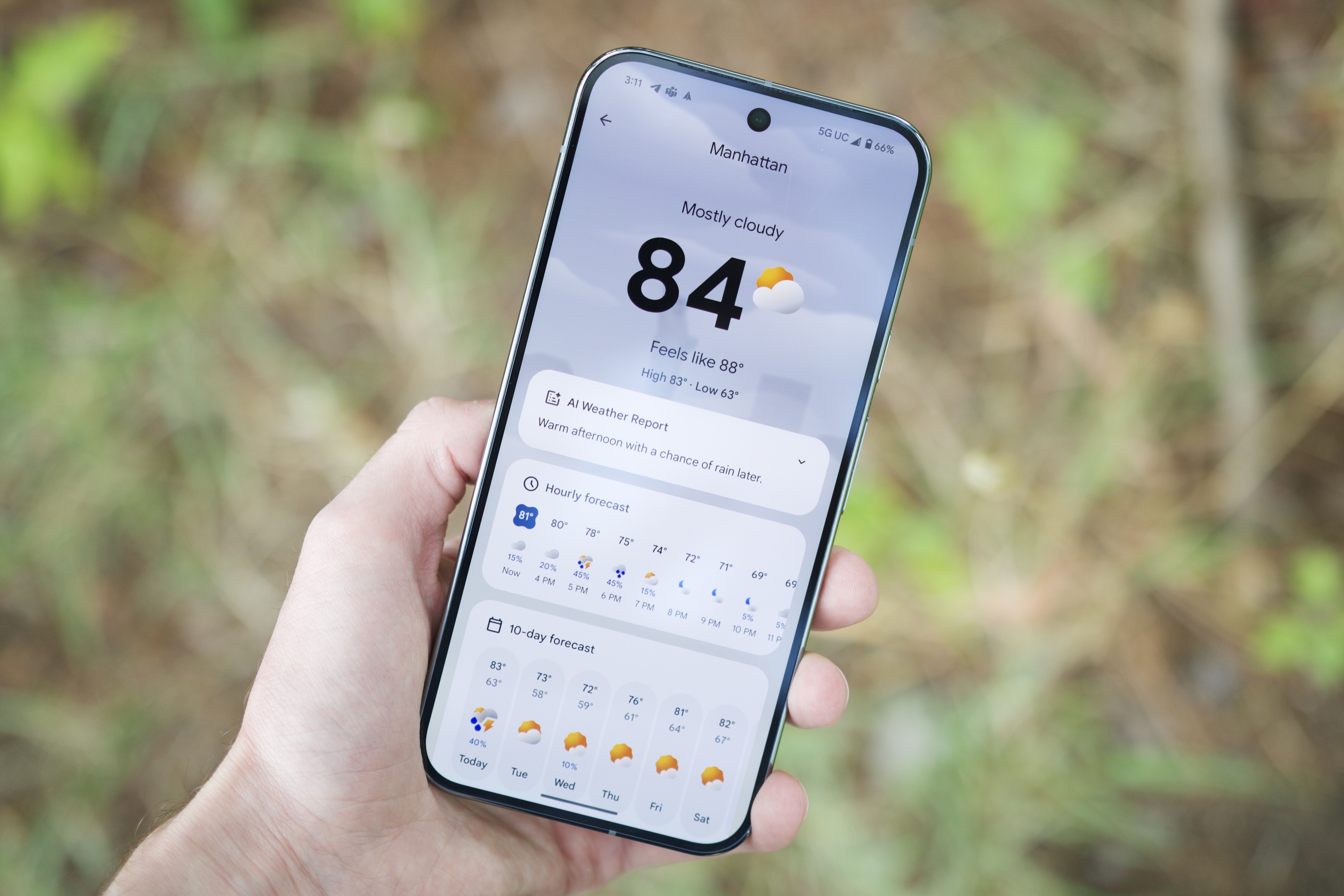 Application Pixel Weather sur Google Pixel 9 Pro XL.