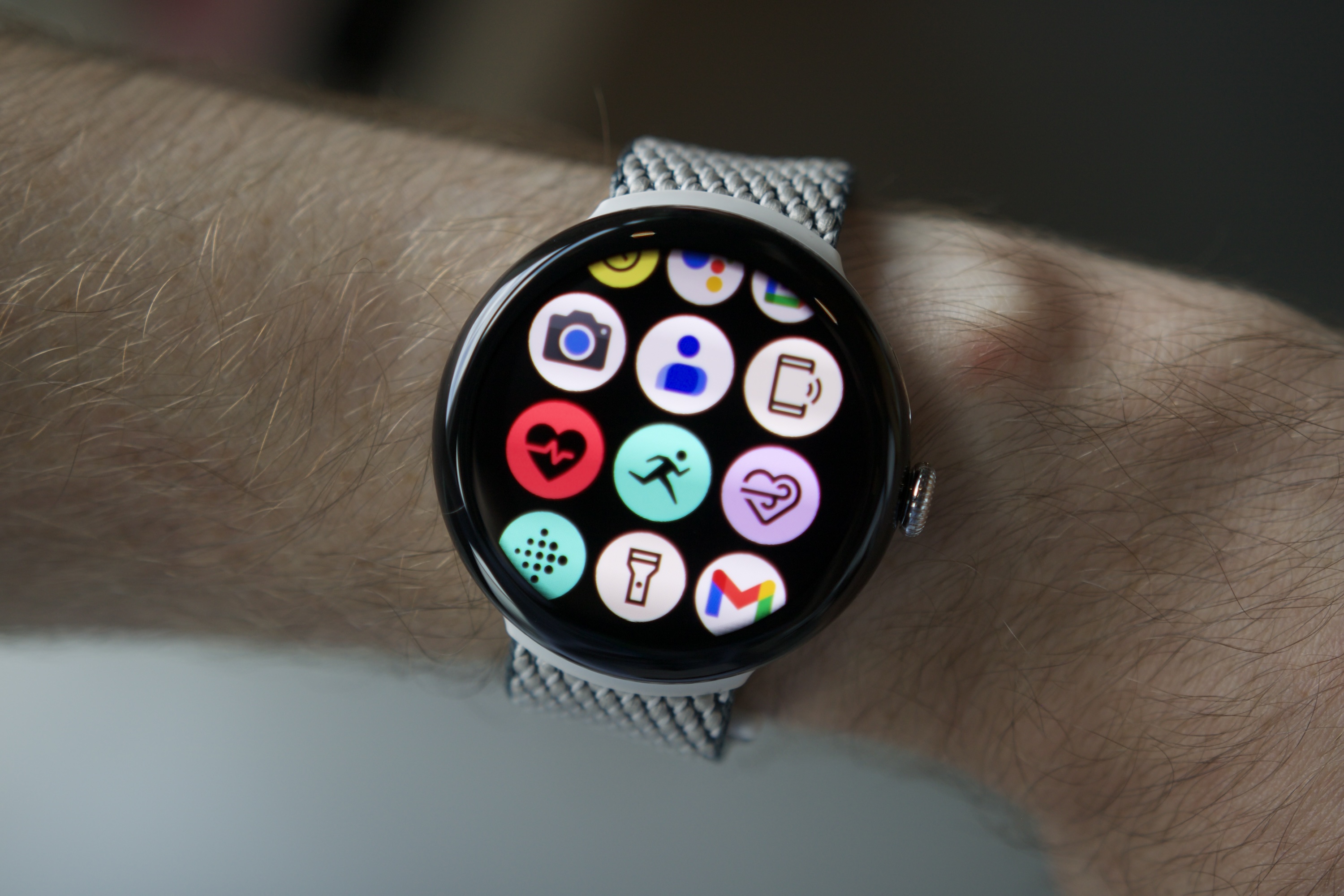 Die Apps-Seite auf der Google Pixel Watch 3.