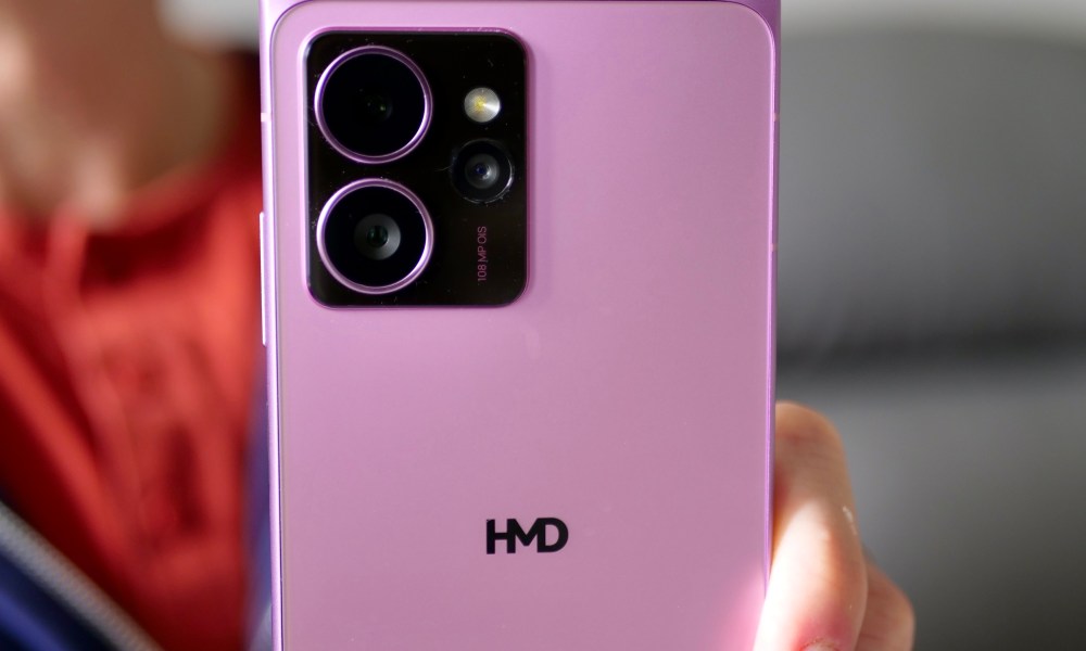 The HMD Skyline's camera.