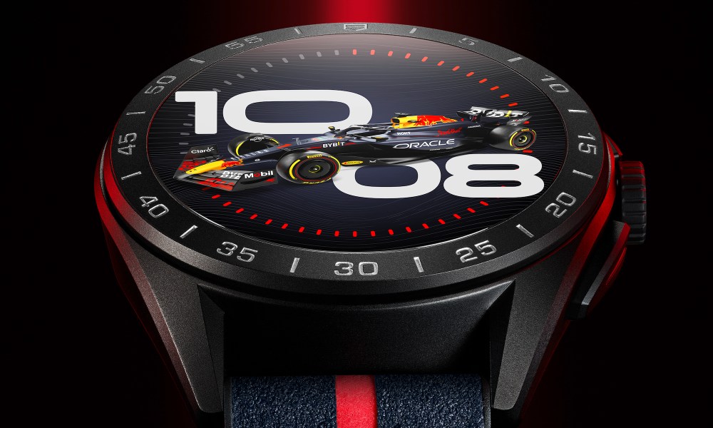 The Tag Heuer Connected Calibre E4 x Oracle Red Bull Racing Edition's screen.