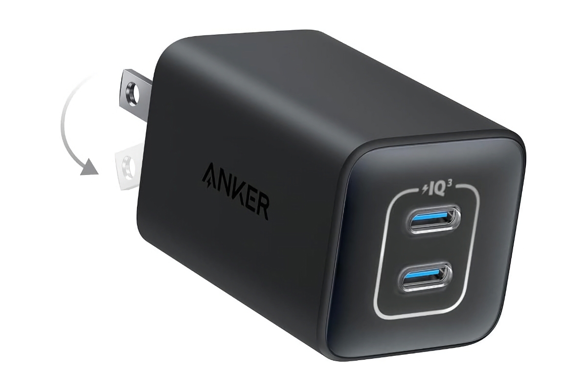 Anker dual-port 47W Nano Charger.