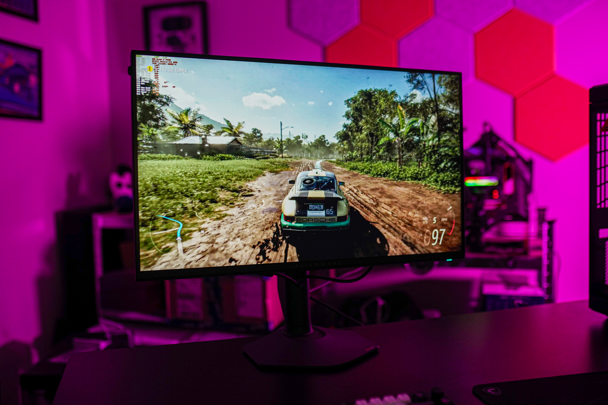 Forza Horizon 5 on the Alienware AW2725QF.