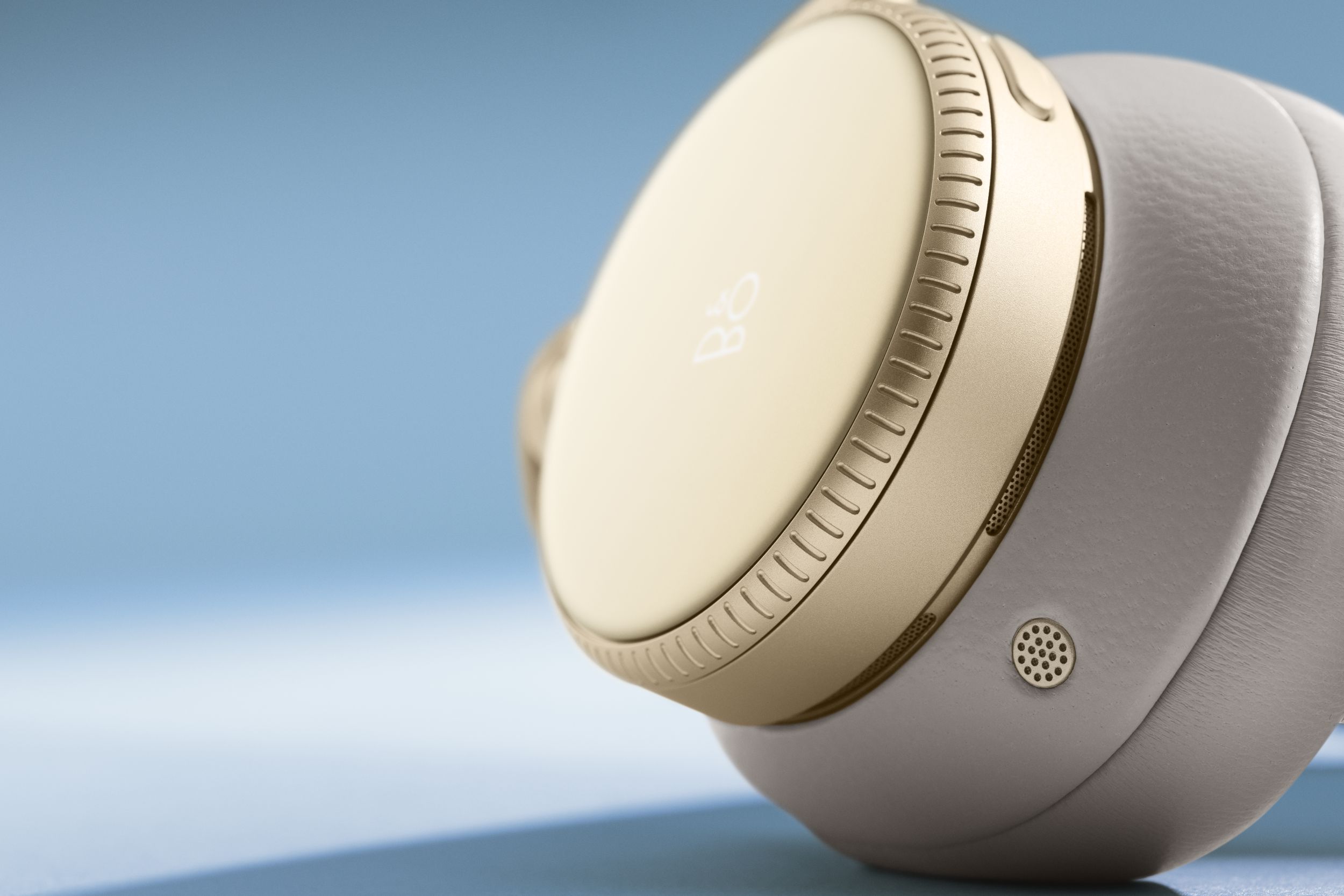 Bang & Olufsen Beoplay H100.