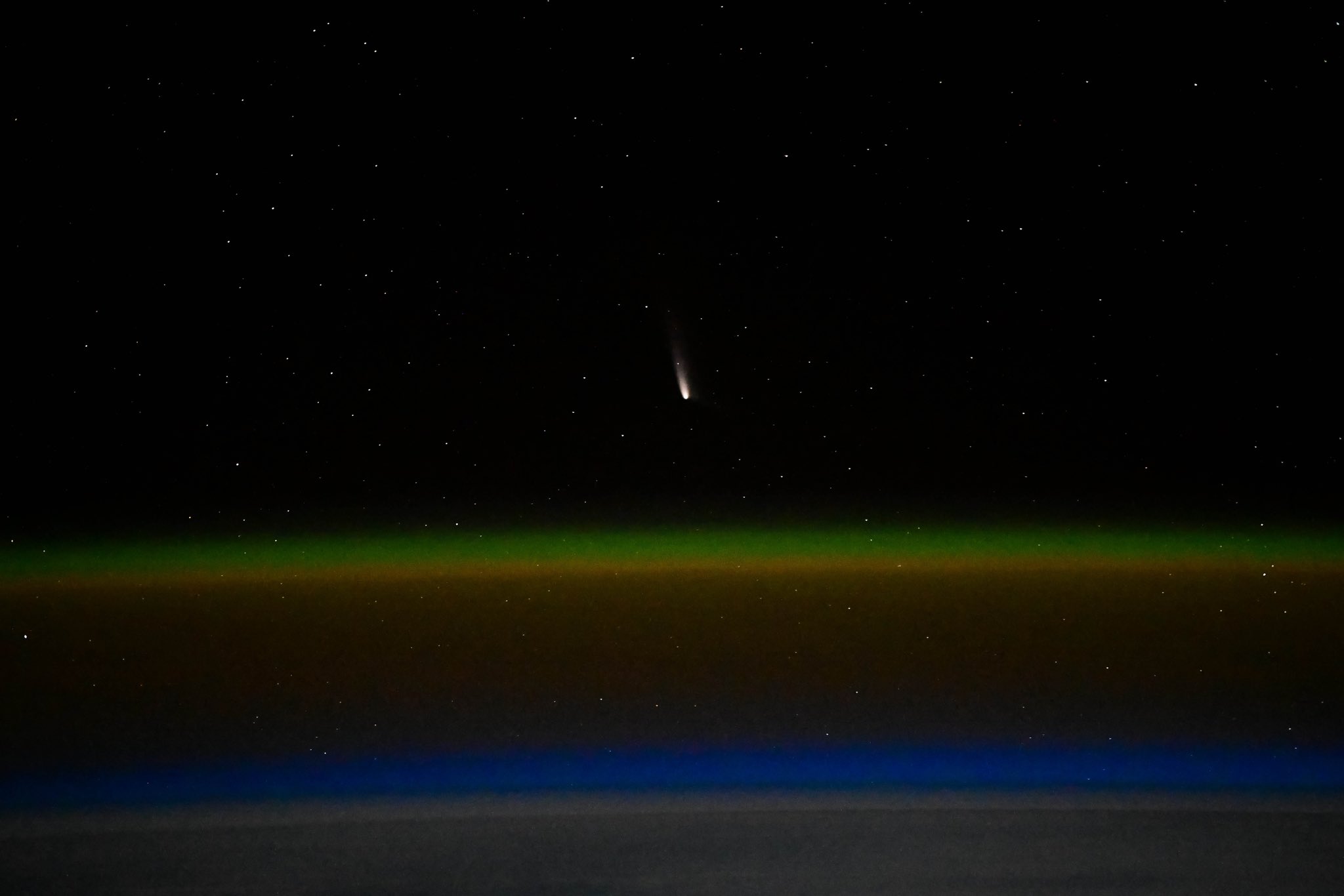 Un cometa fotografiado desde la ISS.