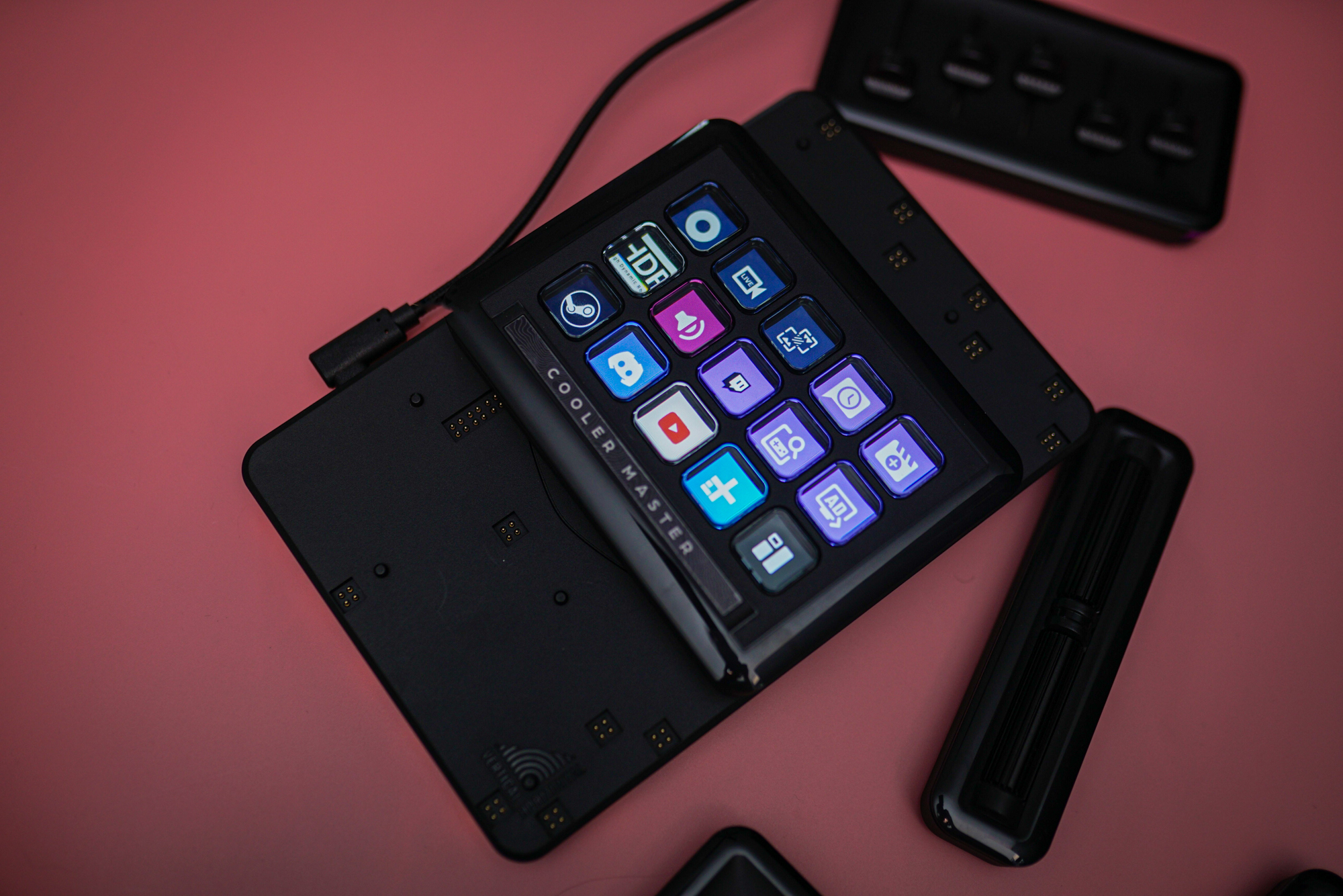 I didn’t think I needed a modular keypad — until I tried this one