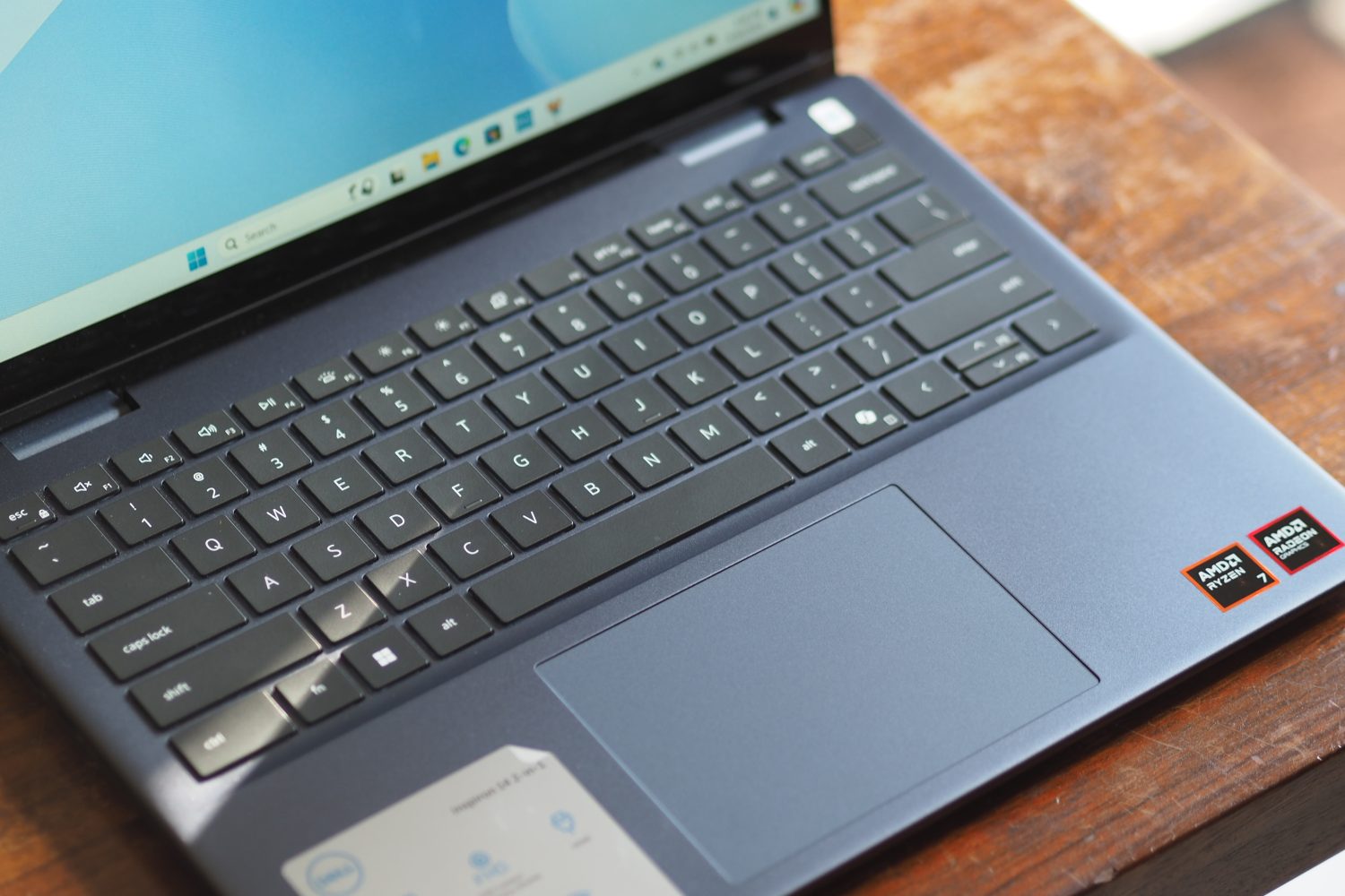 Dell’s value-focused Inspiron 14 2-in-1 is almost great, but one thing holds it back