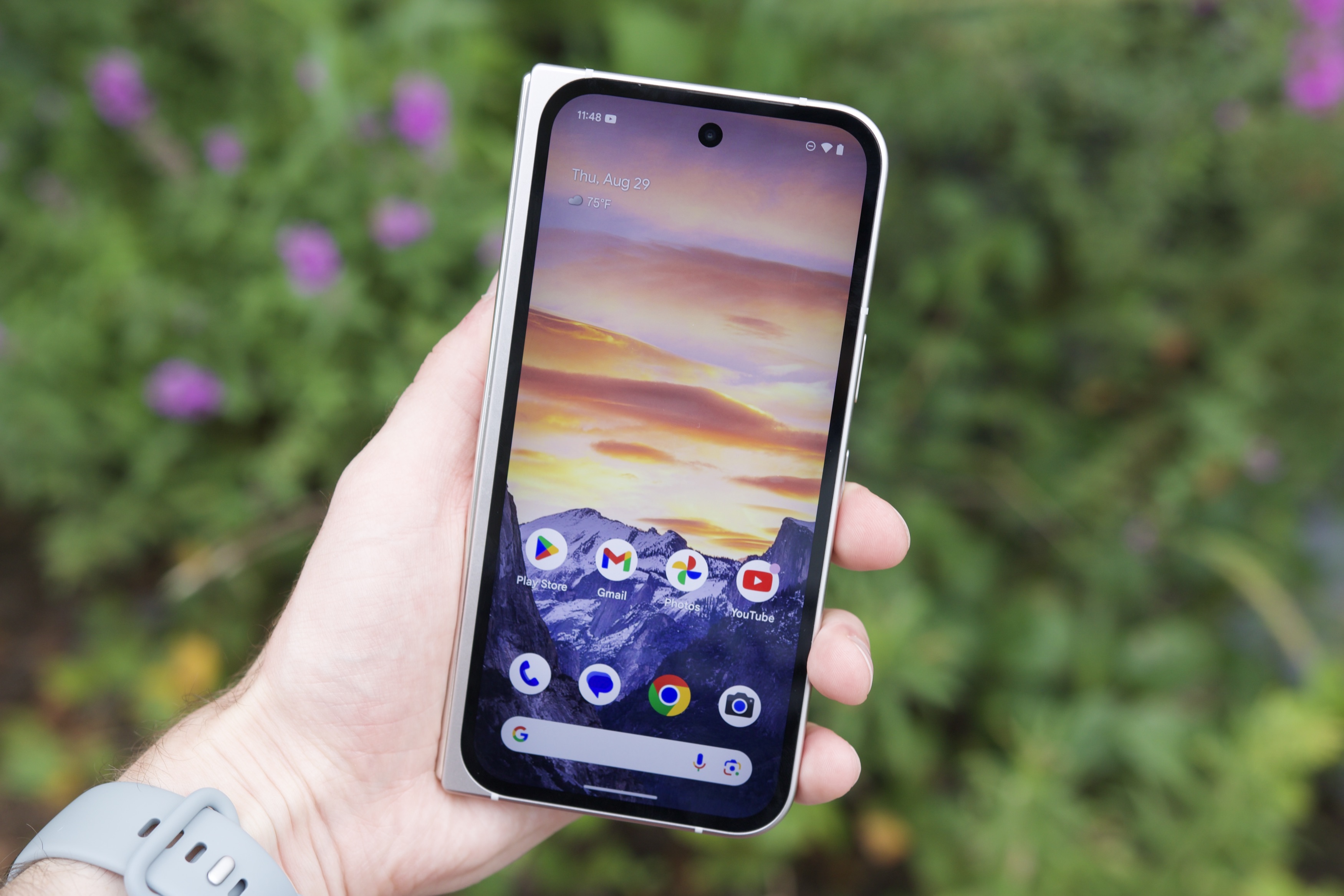 A tela externa do Google Pixel 9 Pro Fold.