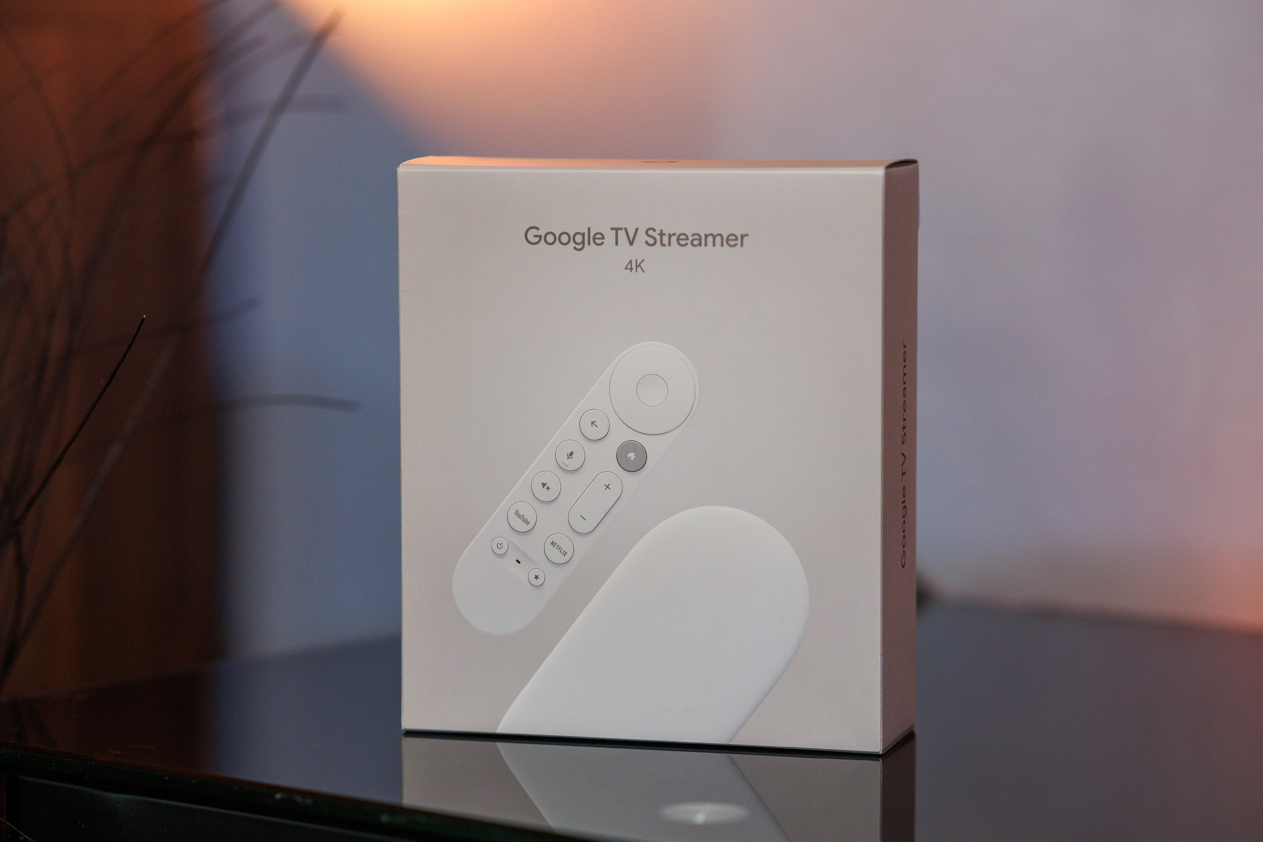 Розничная коробка Google TV Streamer.