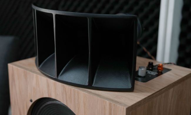 Klipsch/Ojas kO-R1 speaker.