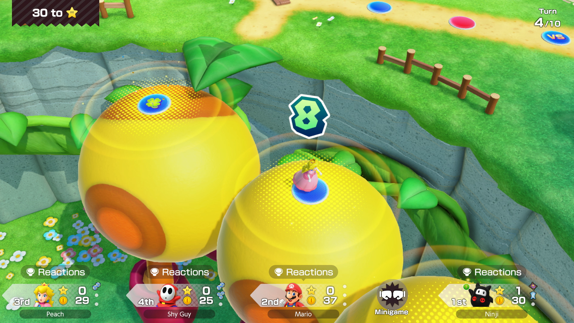 Peach écrase un Wiggler dans Mario Party Jamboree.