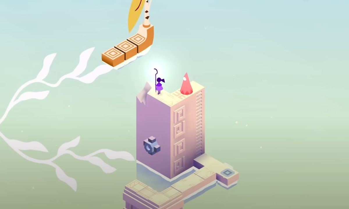 Nor stands on a statue in Monument Valley 3.