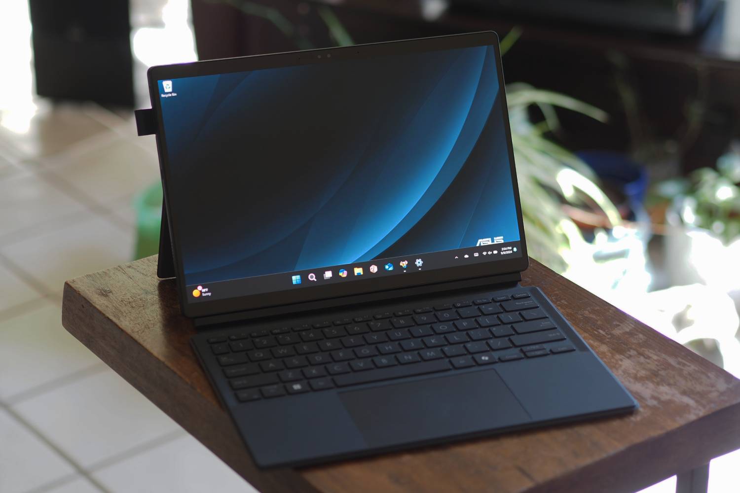 Asus ProArt PZ13 review: look out, Surface Pro