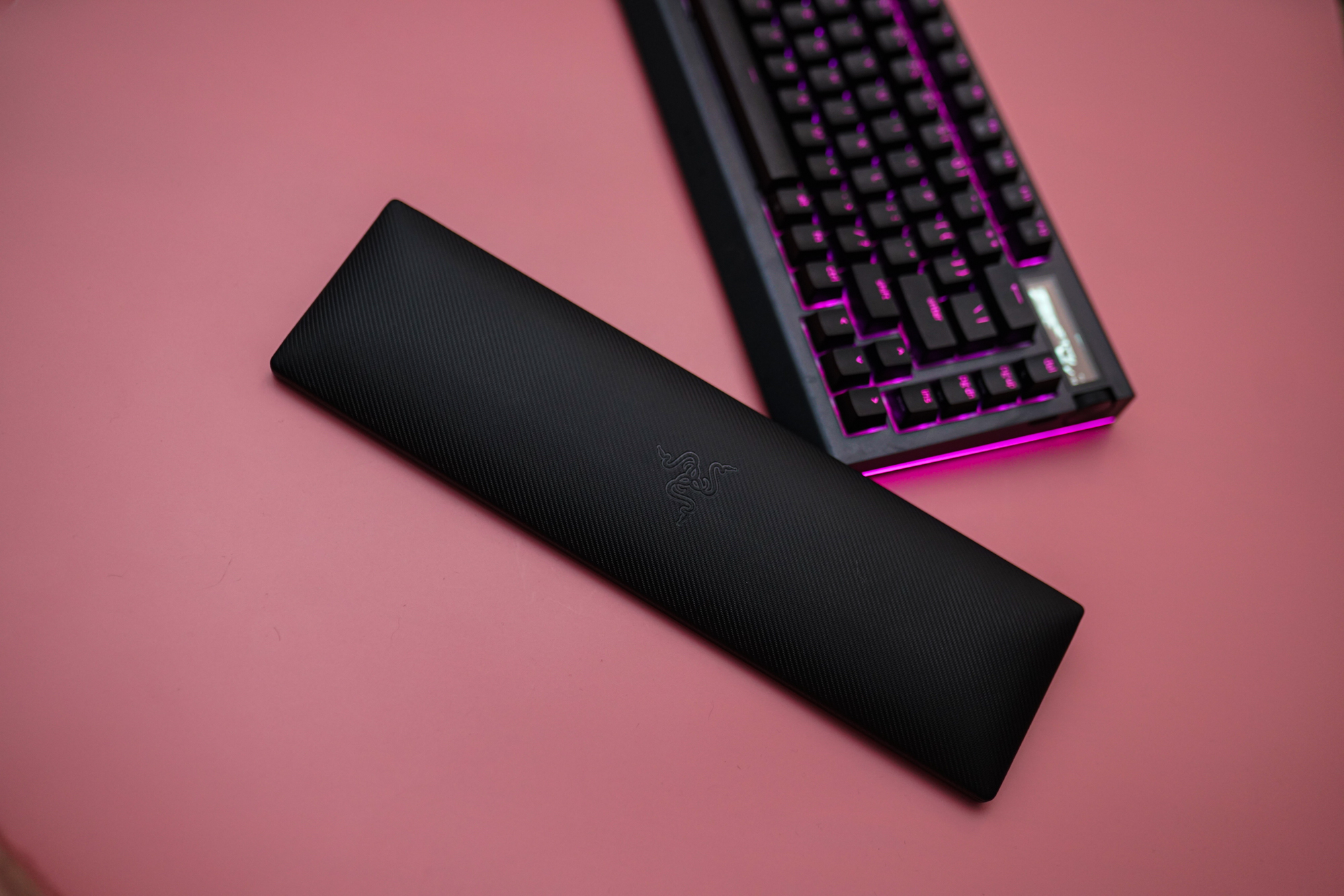 Wrist rest for the Razer Black Widow V4 Pro 75% Wireless.