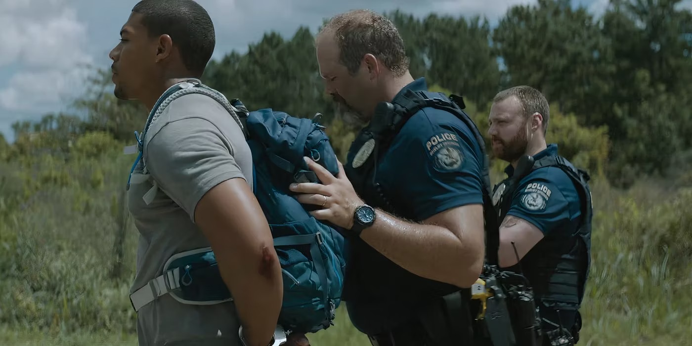 Terry Richmond parado pela polícia em Rebel Ridge