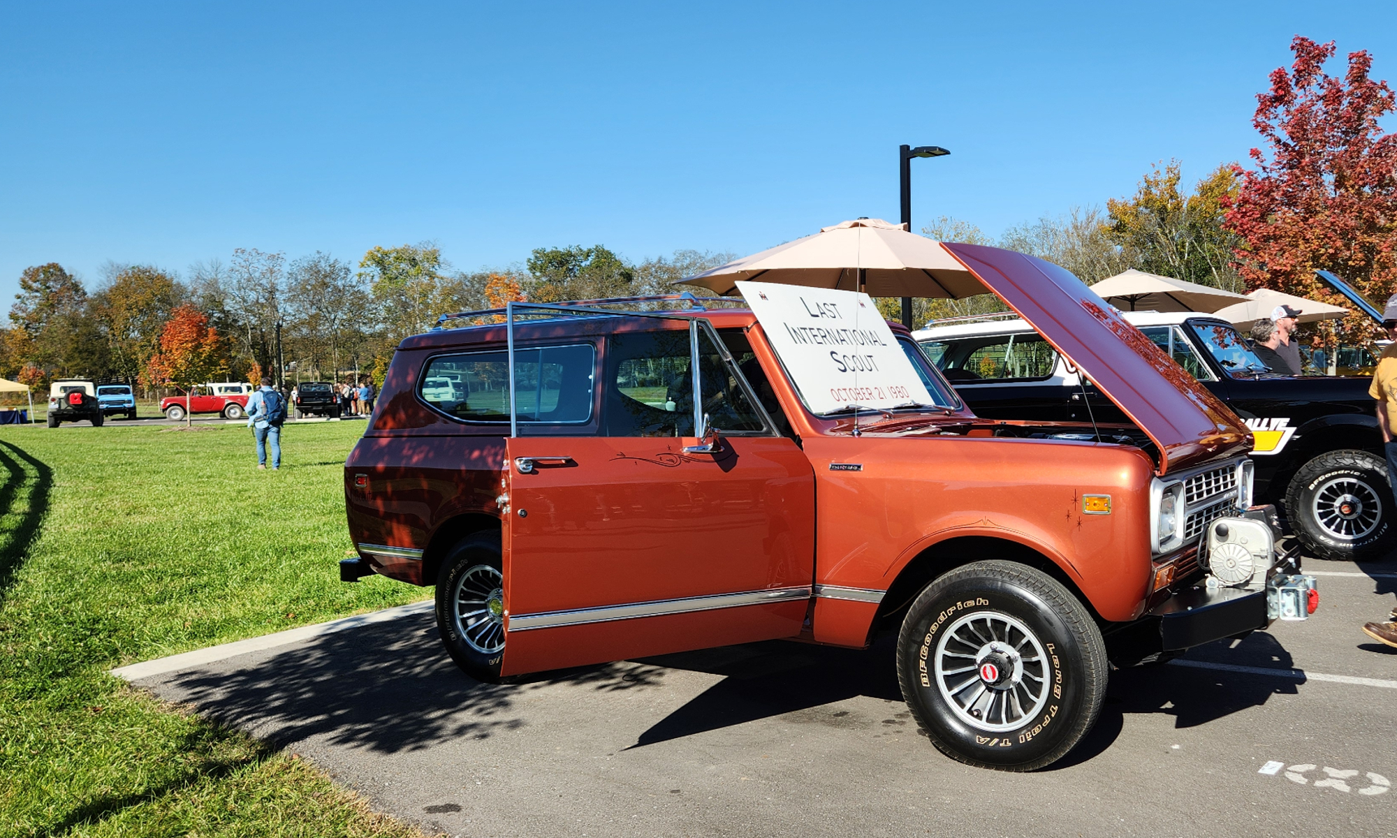 Scout Motors は、新しい電気トラック Terra と Traveler SUV でつながりを生み出します