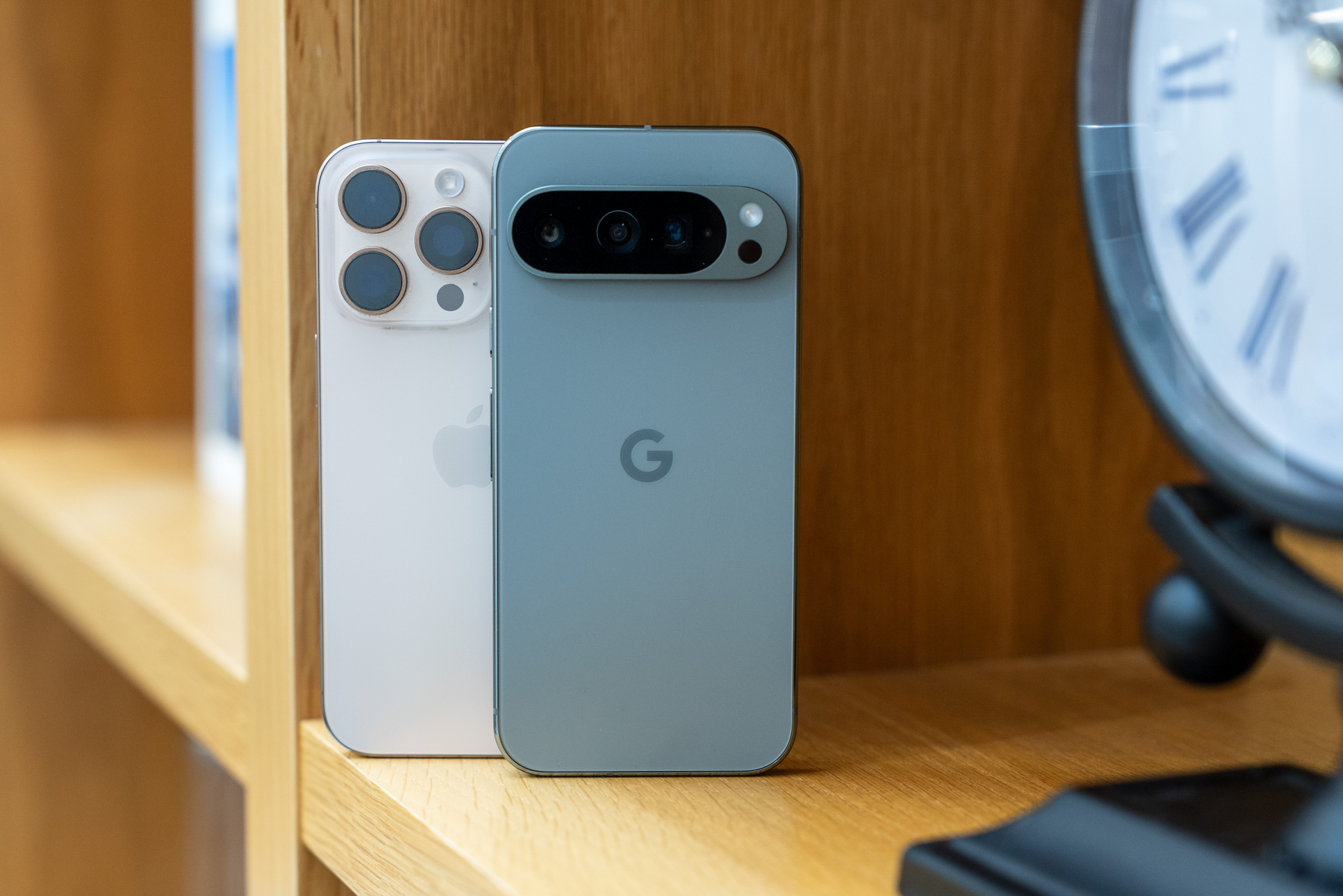 Apple iPhone 16 Pro против Google Pixel 9 Pro: какой Pro лучше?