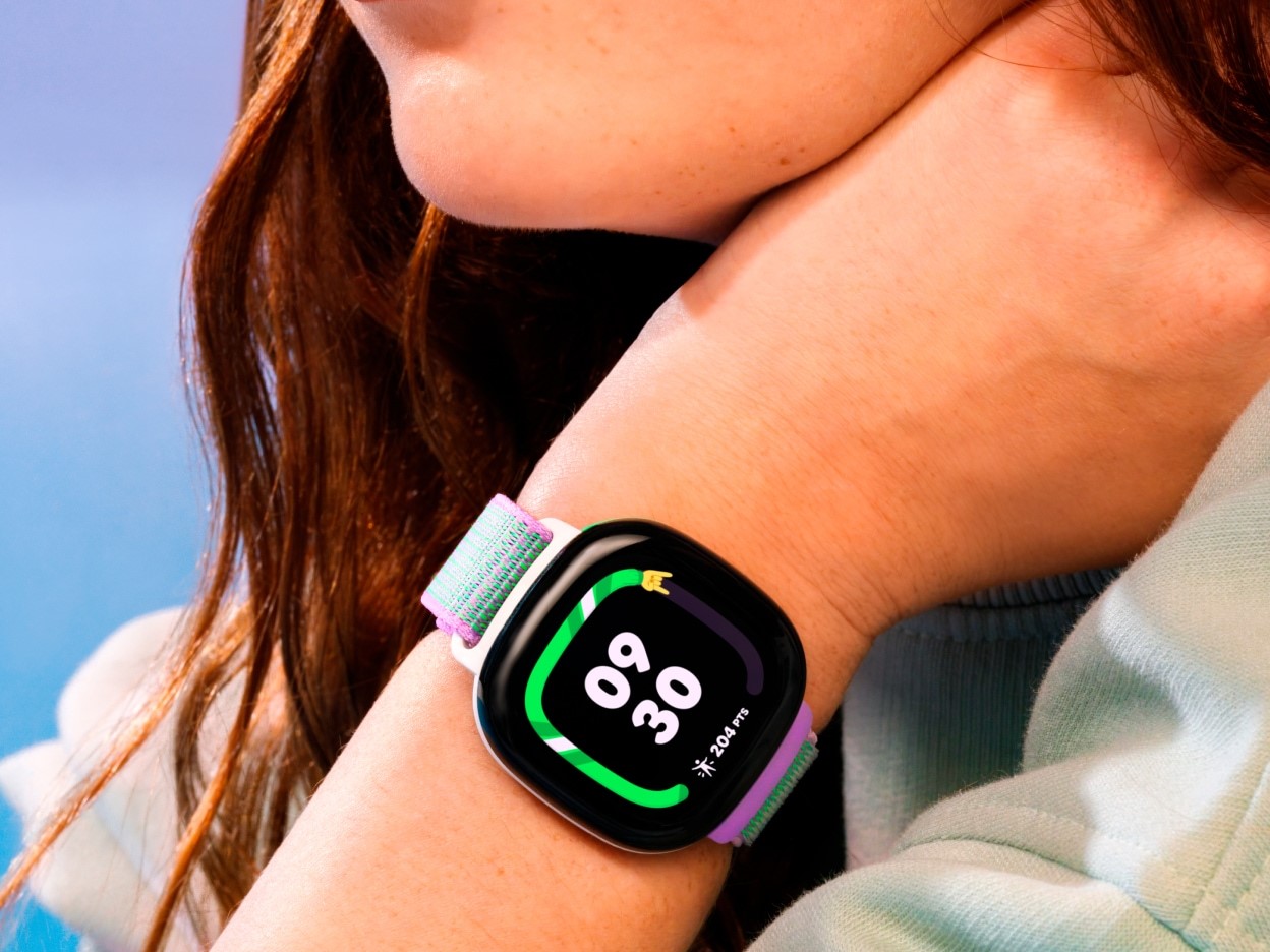 Детские умные часы Fitbit Google ACE LTE Prime Big Deal Days