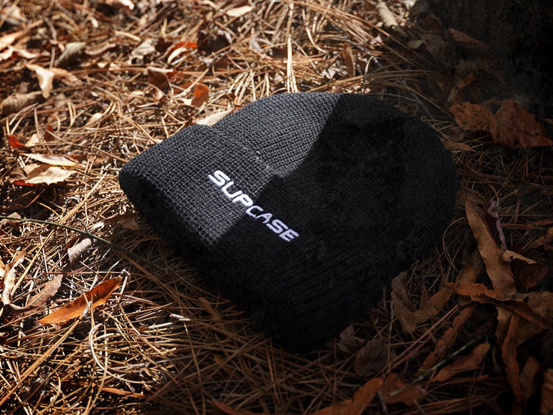 Bonnet SUPCASE Beanie officiel en édition limitée, équipement gratuit à l'achat d'une coque pour iPhone 16