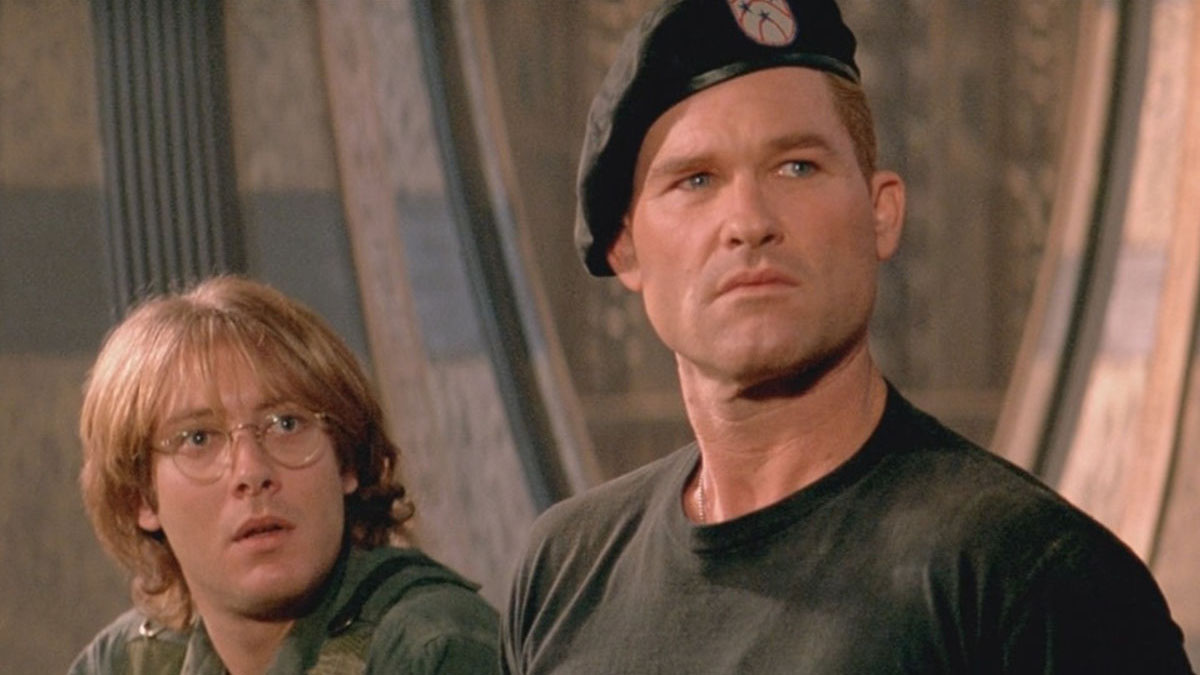 James Spader y Kurt Russell en Stargate.