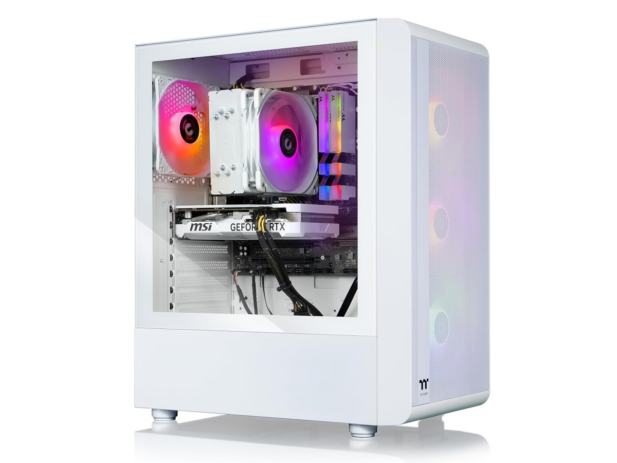 Der Thermaltake LCGS Quartz Gaming-PC auf weißem Hintergrund.