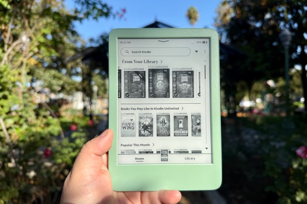 Amazon Kindle (2024) in Matcha Green.