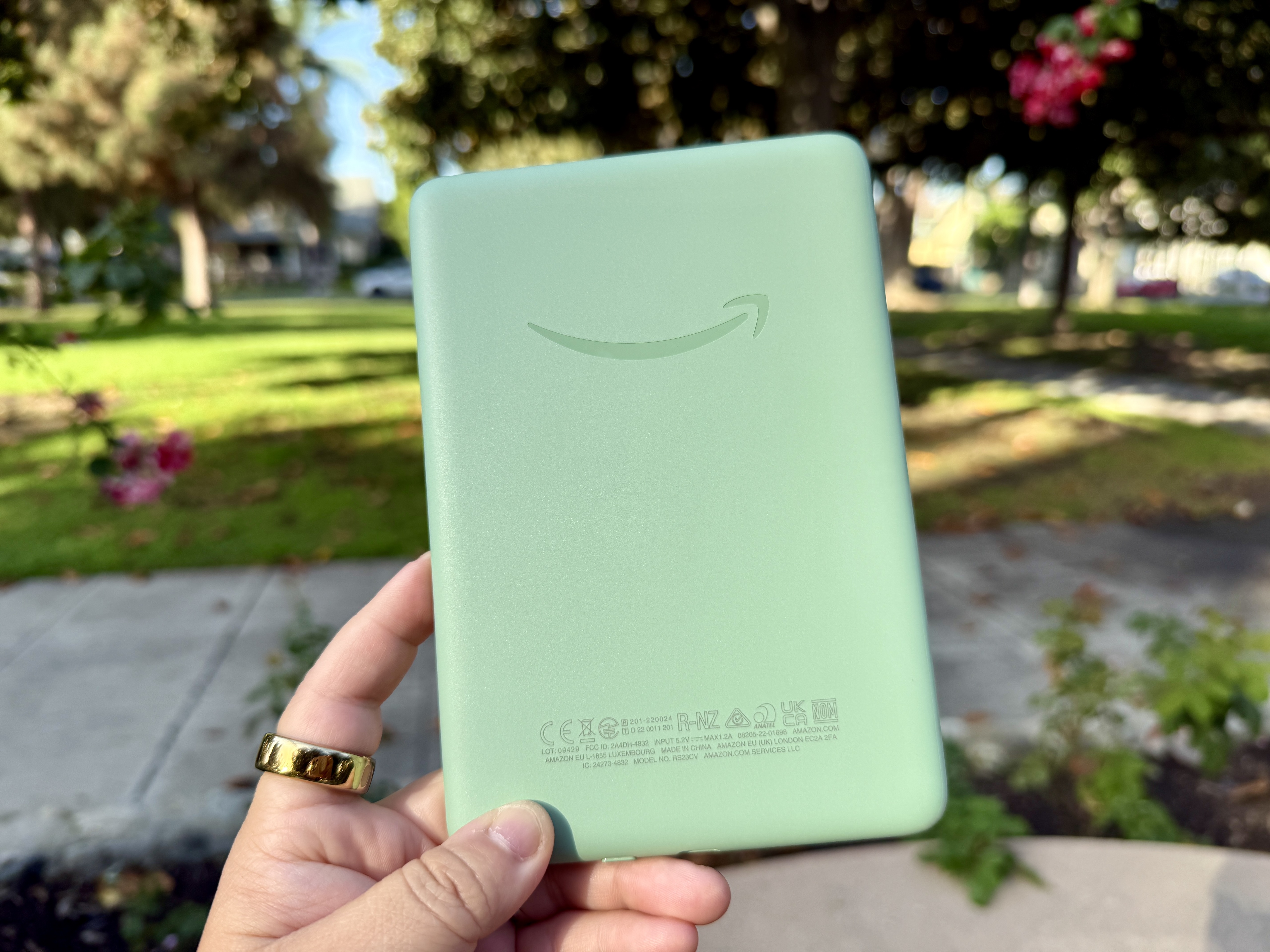 Amazon Kindle (2024) em Matcha Green.