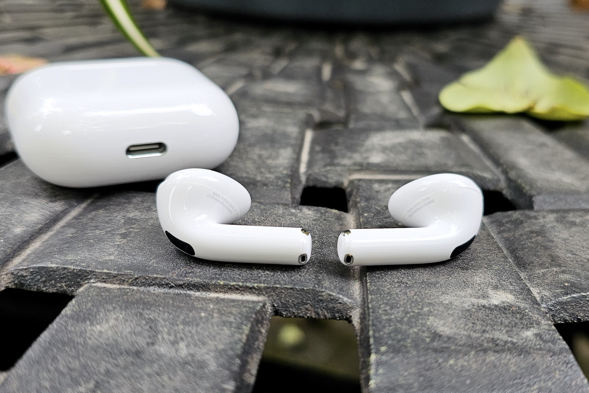 Apple AirPods 4.