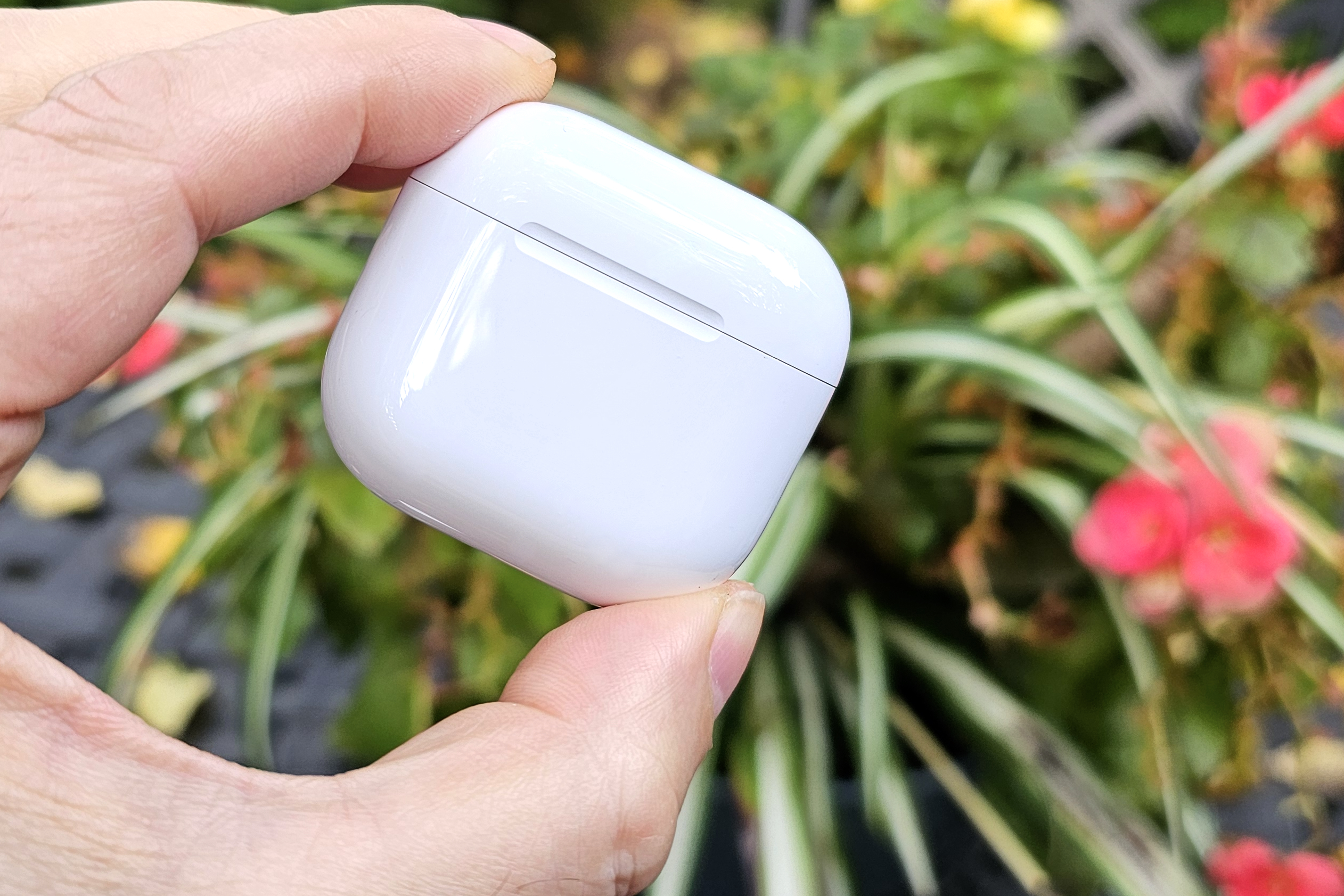 Ladehülle für Apple AirPods 4.