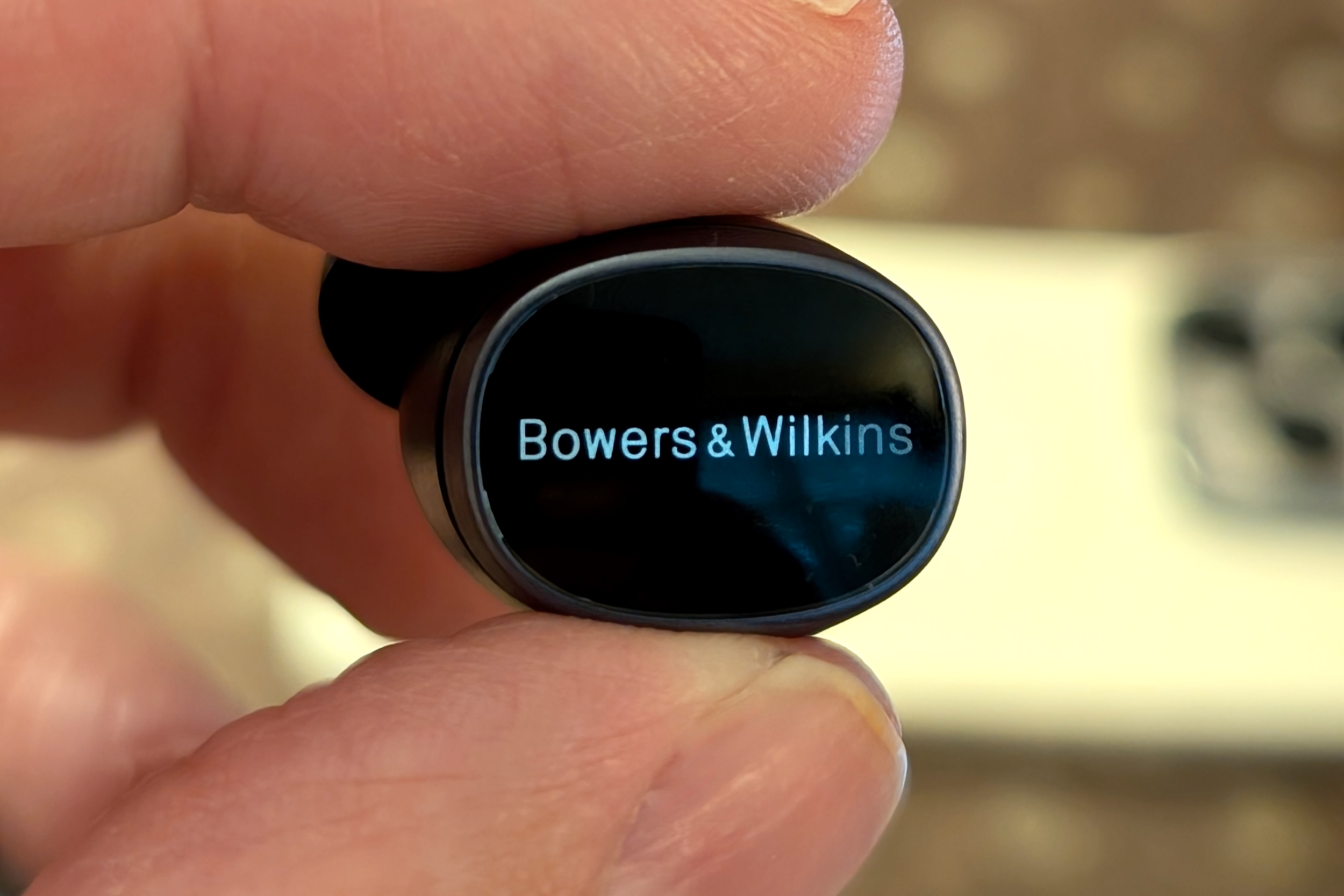 Bowers & Wilkins Pi8 ক্লোজআপ।