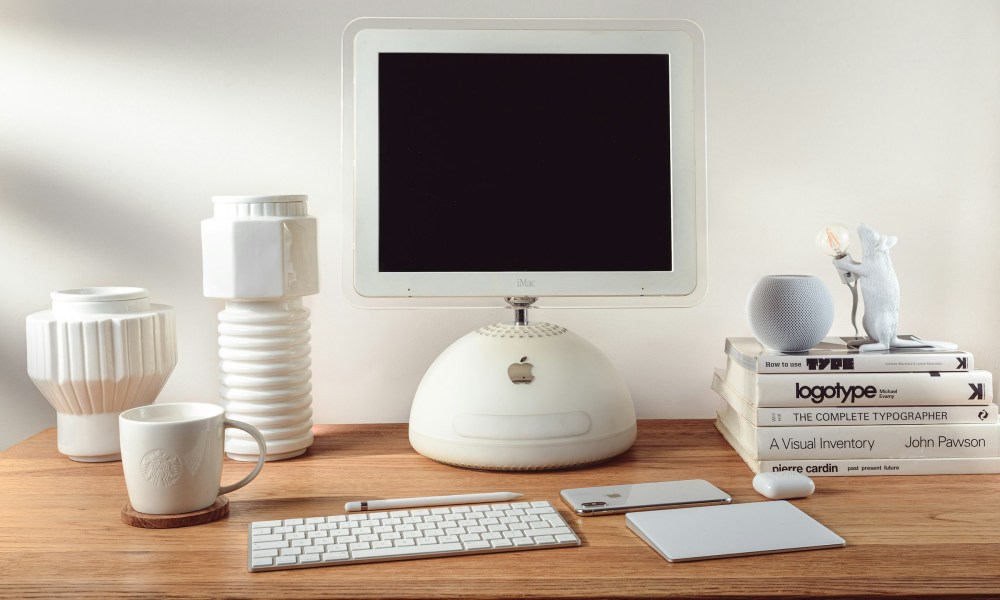 Apple iMac G4 desktop computer.