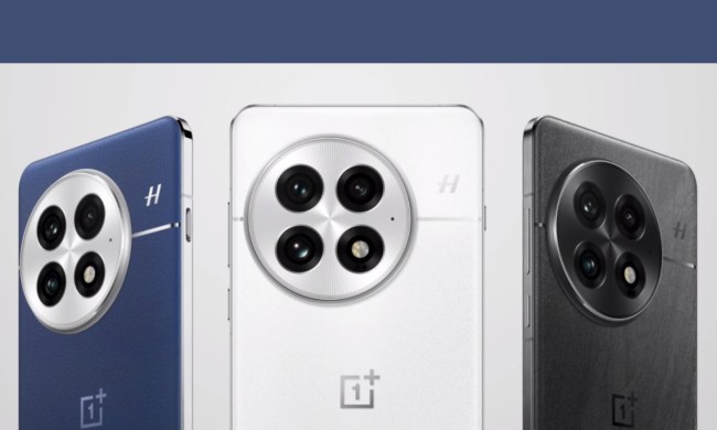 Renders of the OnePlus 13 in its three colors.