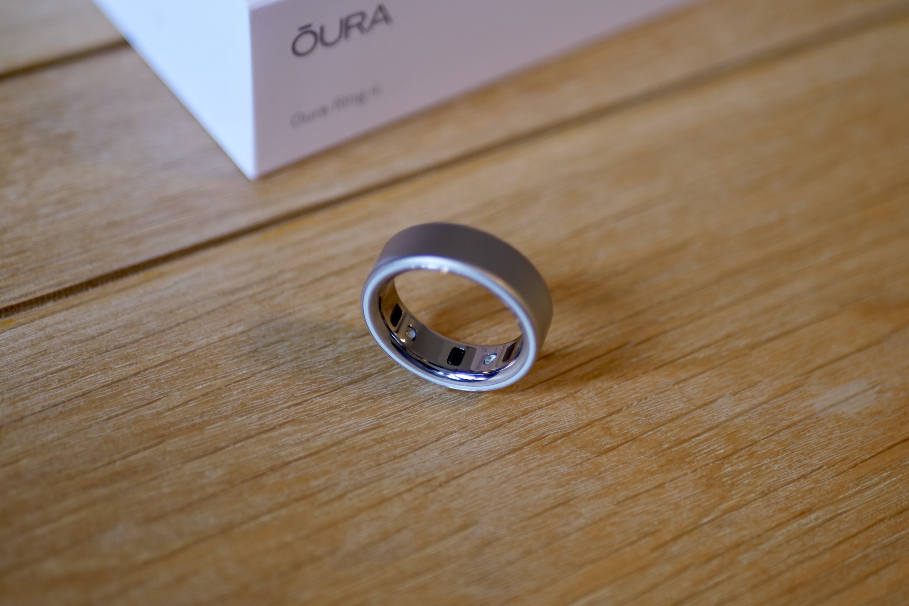 The side of the Oura Ring 4.