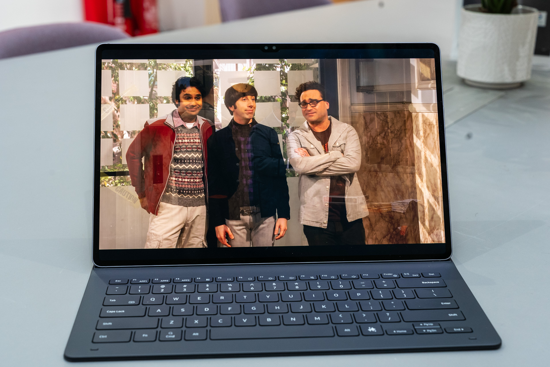 Big Bang Theory wird auf dem Galaxy Tab S10 Ultra gespielt